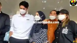 Rizky-Billar-saat-merangkul-Lesti-Kejora.jpg