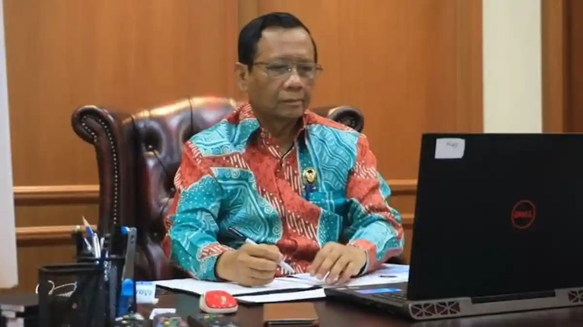 Mahfud MD Mengaku Turut Gembira Ravio Dibebaskan: Jaga HP Kita agar Tak Diretas