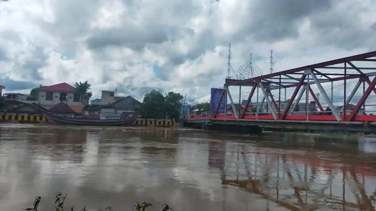 Banyak Sampah Batang Kayu dan Bambu Terbawa Arus di Sungai, Ini Imbauan BPBD HSU