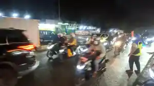 Hujan-mulai-mengguyur-kawasan-Parung-Kabupaten-Bogor-pada-Kamis-2152026-malam-ini.jpg