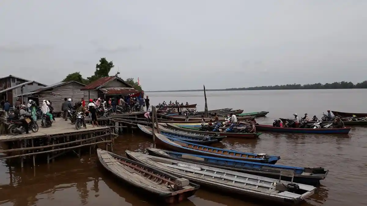 Arus Kendaraan dan Penumpang di Dermaga Teluk Kalong dan Tanjung Harapan Meningkat