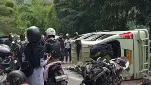 Kecelakaan-Beruntun-di-Leles-Garut-Jabar.jpg
