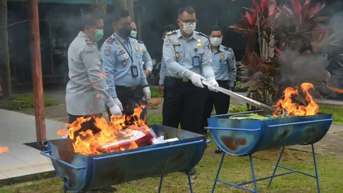 Imigrasi Kelas II Nunukan Musnahkan Ratusan Ribu Berkas Paspor dan PLB, Berikut Keterangan Kakanim