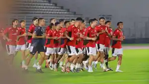 Susunan-pemain-timnas-yang-tengah-berlatih-sebelum-pertandingan-Indonesia-Vs-China.jpg