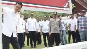 Kapolda-Aceh-meninjau-sejumlah-titik-kerusakan-akibat-demo-di-Kantor-Gubernur-Aceh-01.jpg