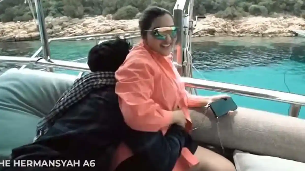 NEKAT Peluk Ashanty dari Belakang, Azriel Kena Semprot Istri Anang: Astagfirullah, Kamu Udah Gede!