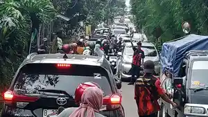 Macet-Parah-di-Subang.jpg