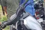 Pemotor-Tabrak-Mobil-Toyota-Avanza-di-Jalan-Balai-Kota-II-Kendari-Korban-Dilarikan-ke-Rumah-Sakit.jpg