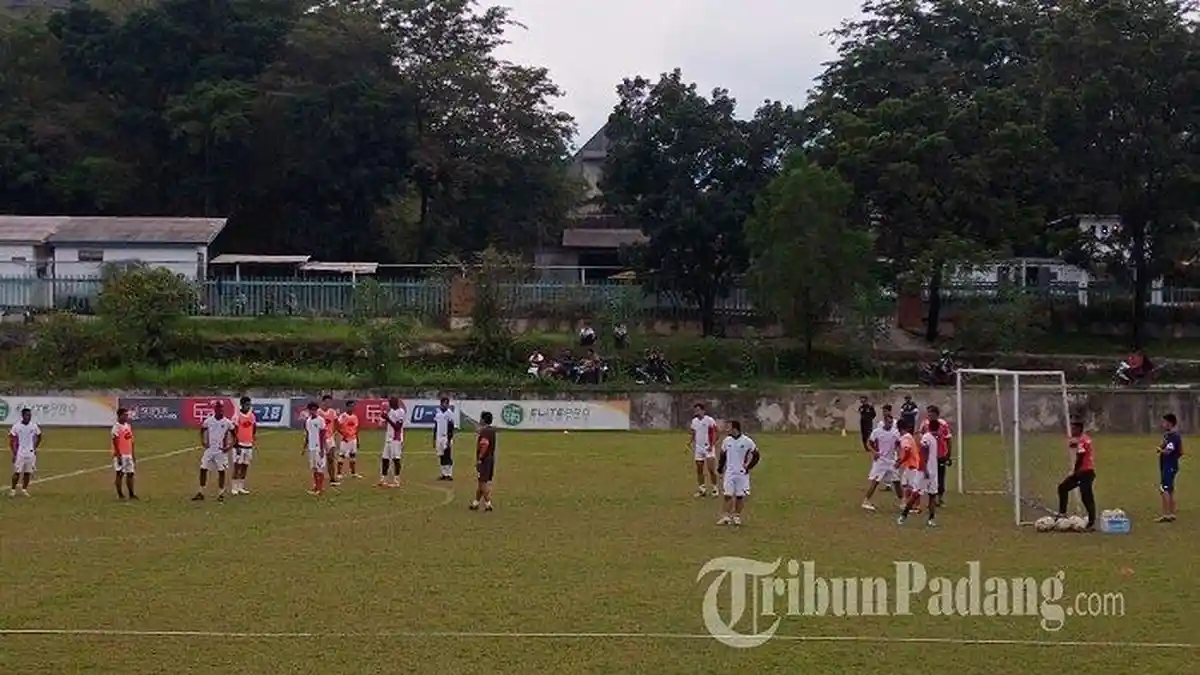 FIFA Hukum Tira Persikabo dan Semen Padang Akibat Tunggak Gaji Pemain