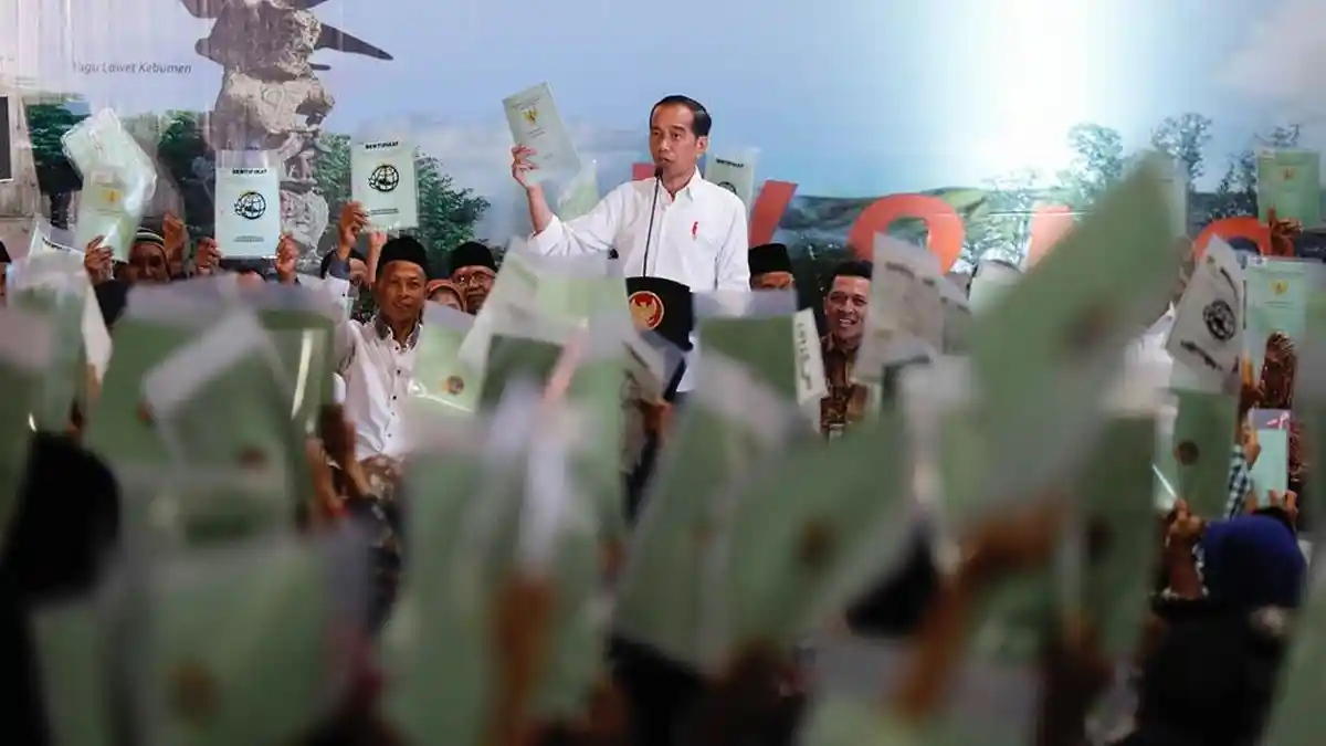 Kunjungan Kerja Jokowi di Masa Kampanye Terbuka Dinilai Sarat Kepentingan Politik