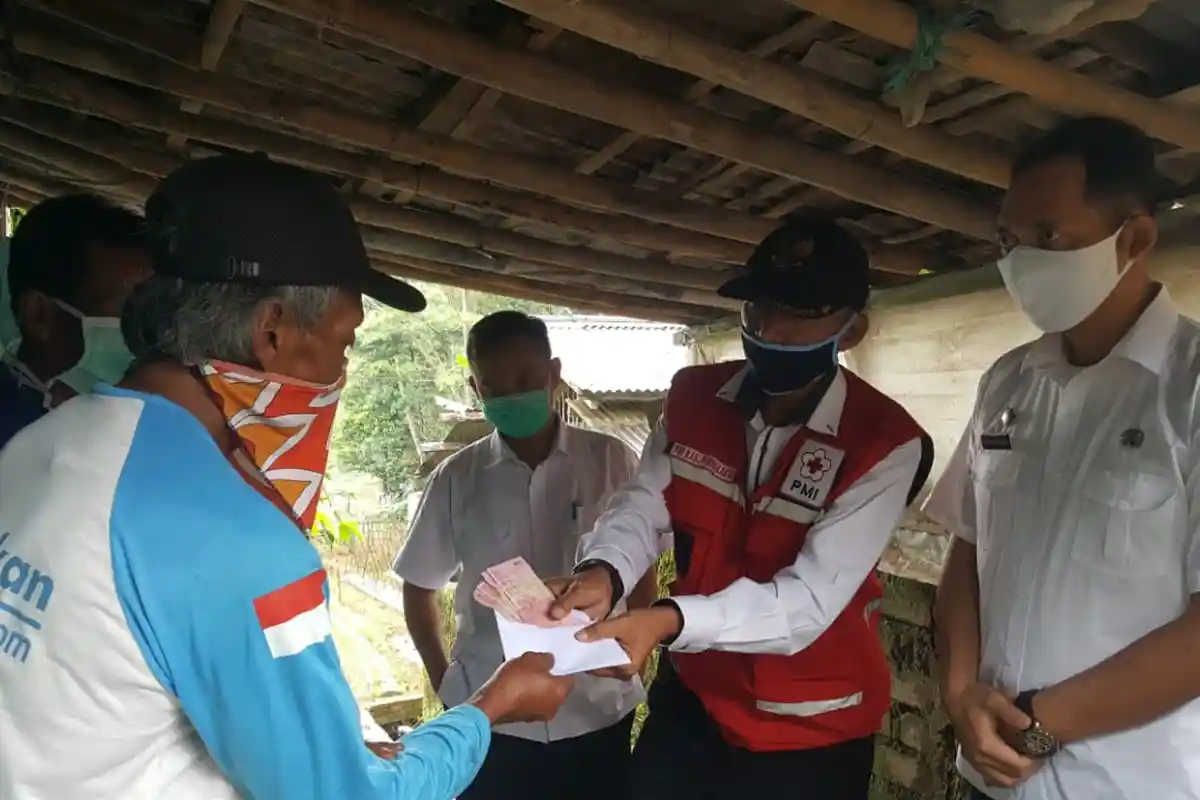 Seorang Pria Tewas Ditikam oleh Tetangganya Gara-gara BLT