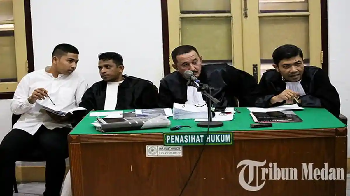 Berita Foto: Jadi Saksi di Persidangan, Ibu Ken Admiral Sebut Tak Dendam dengan Anak AKBP Achiruddin - 20072023_BERDISKUSI_ABDAN-SYAKURO-1.jpg