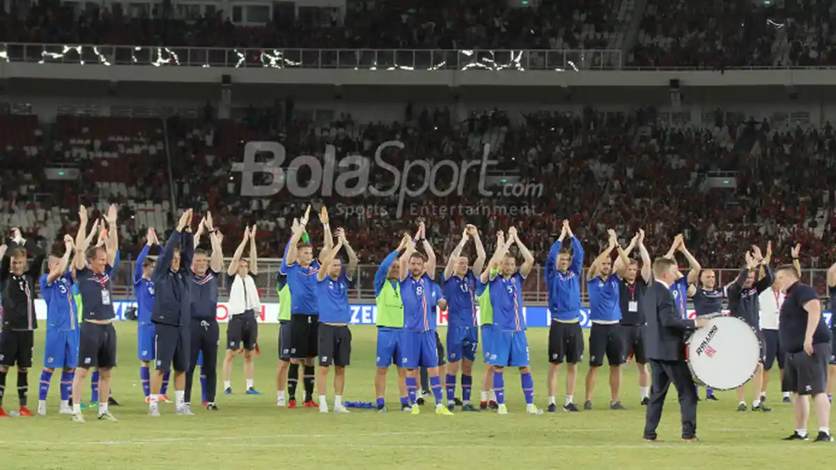 Video Viking Clap Timnas Islandia Bersama Suporter Indonesia di SUGBK