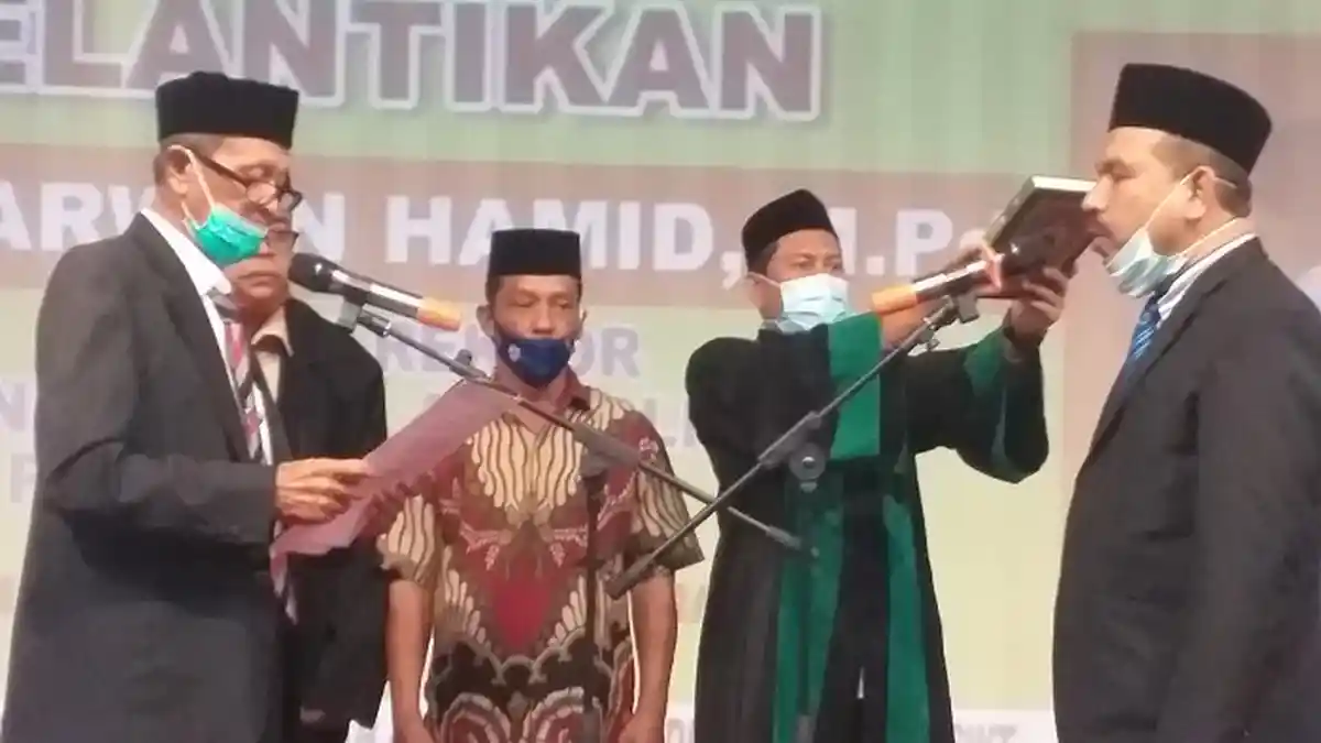 Ketua Yayasan Lantik Rektor Umuslim