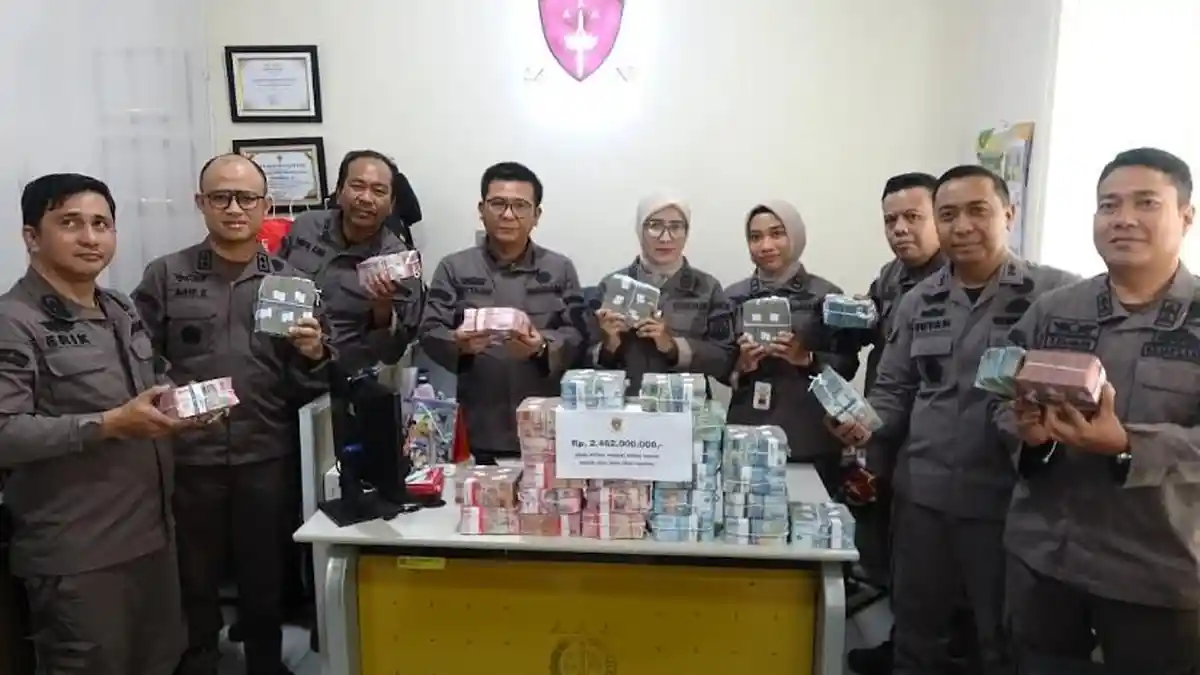 Penampakan Uang Rp 2,4 Milliar Korupsi Dana Desa Padangsidimpuan yang Disita Kejatisu