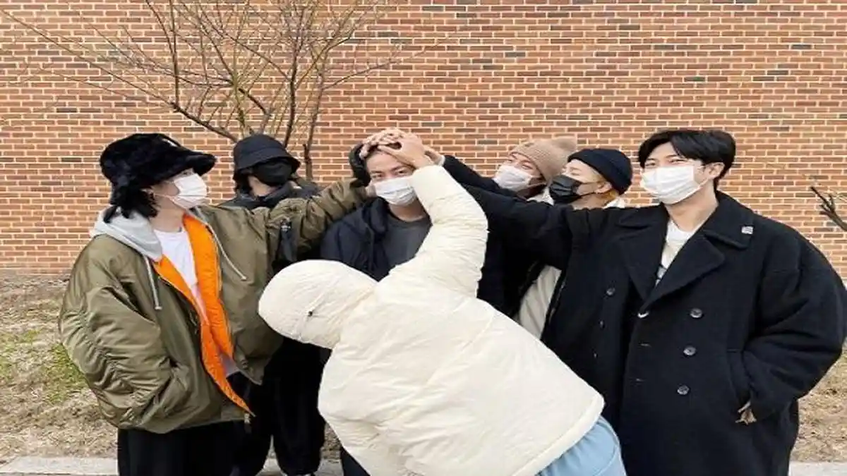 Jin Diantar ke Kamp Militer oleh Semua Member BTS, Unggah Potret Kebersamaan yang Penuh Cinta