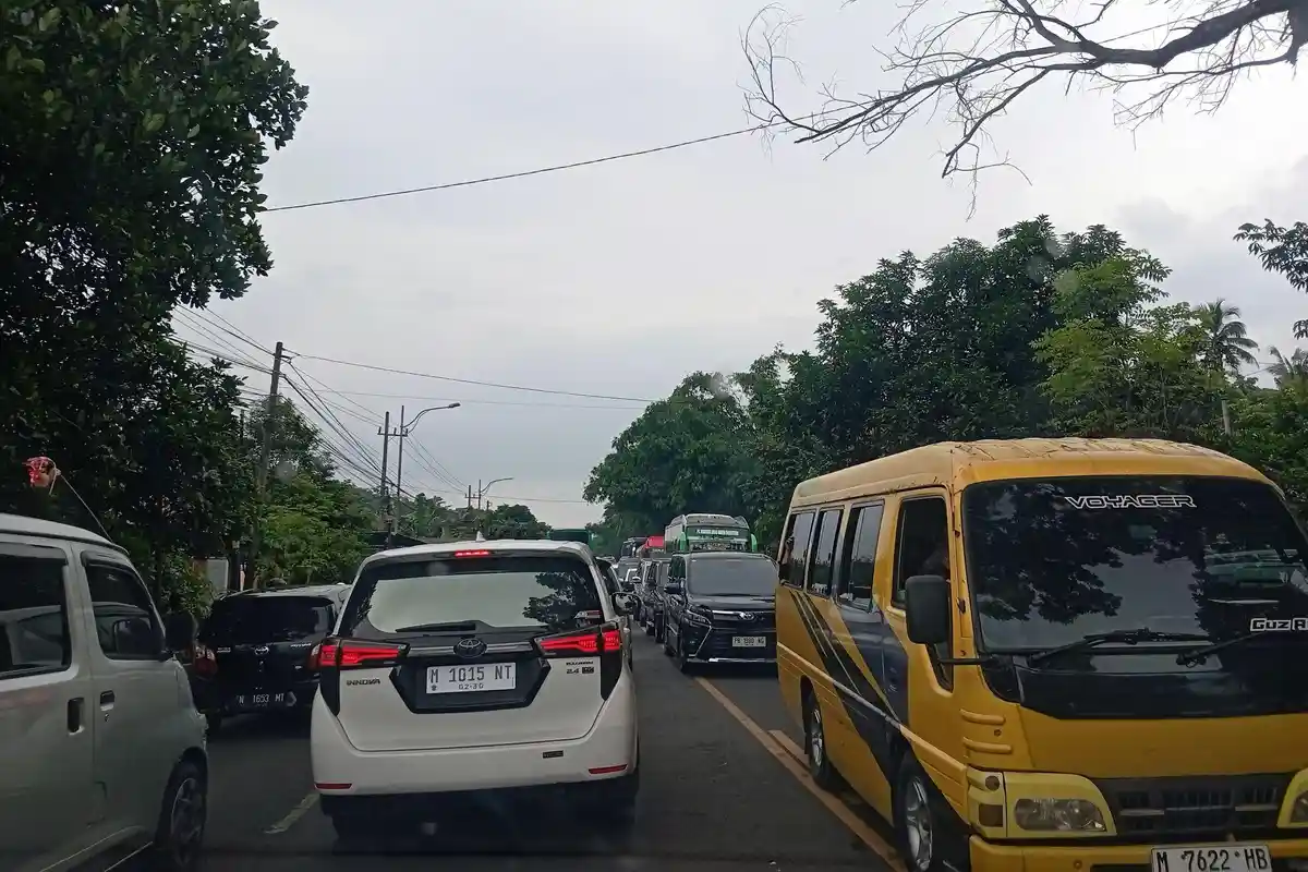 Arus Balik, Jalur Klakah-Kedungjajang Lumajang Terpantau Padat