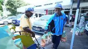 11032026-Bazma-Kilang-Cilacap-salurkan-paket-sembako-kepada-masyarakat.jpg