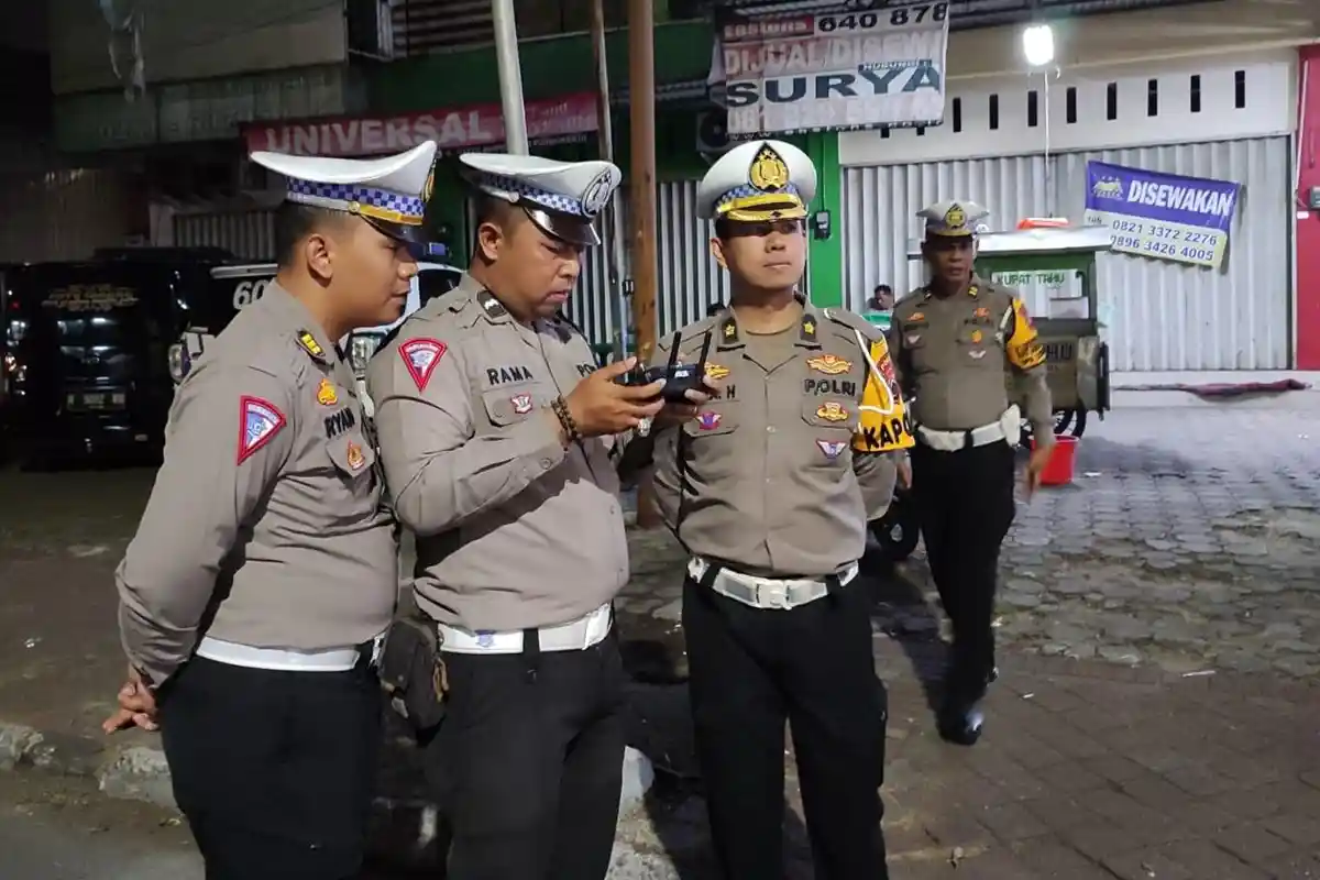 Tilang ETLE Drone Malam Hari di Purwokerto, Tak Pakai Sabuk Pengaman Terlihat Jelas