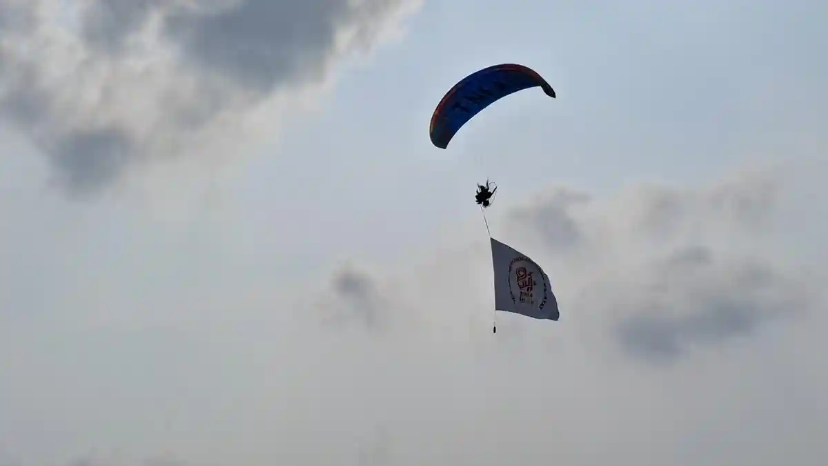 Biodata Praka Ronaldi Suharaya, Paramotor Asal Tanjungpandan Bentangkan ...