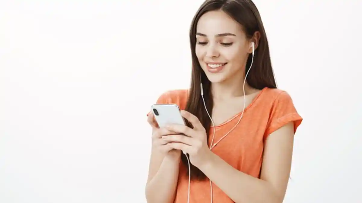 Hati-hati, Pakai Headset dengan Volume Keras Bisa Sebabkan Gangguan Pendengaran, Ini 4 Gejalanya