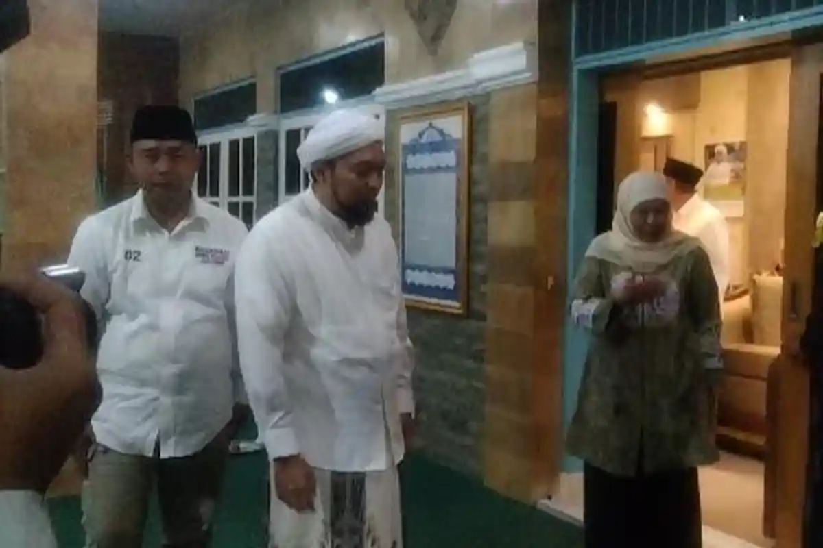 Cagub Khofifah Sowan Ke KHR Ahmad Azaim Ibrahimi dan Wakil Ketua Rois Syuriah  PBNU