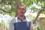 DIWAWANCARA-Kepala-Desa-Pululera-Paulus-Sony-Sang-Tukan-saat-diwawancara.jpg