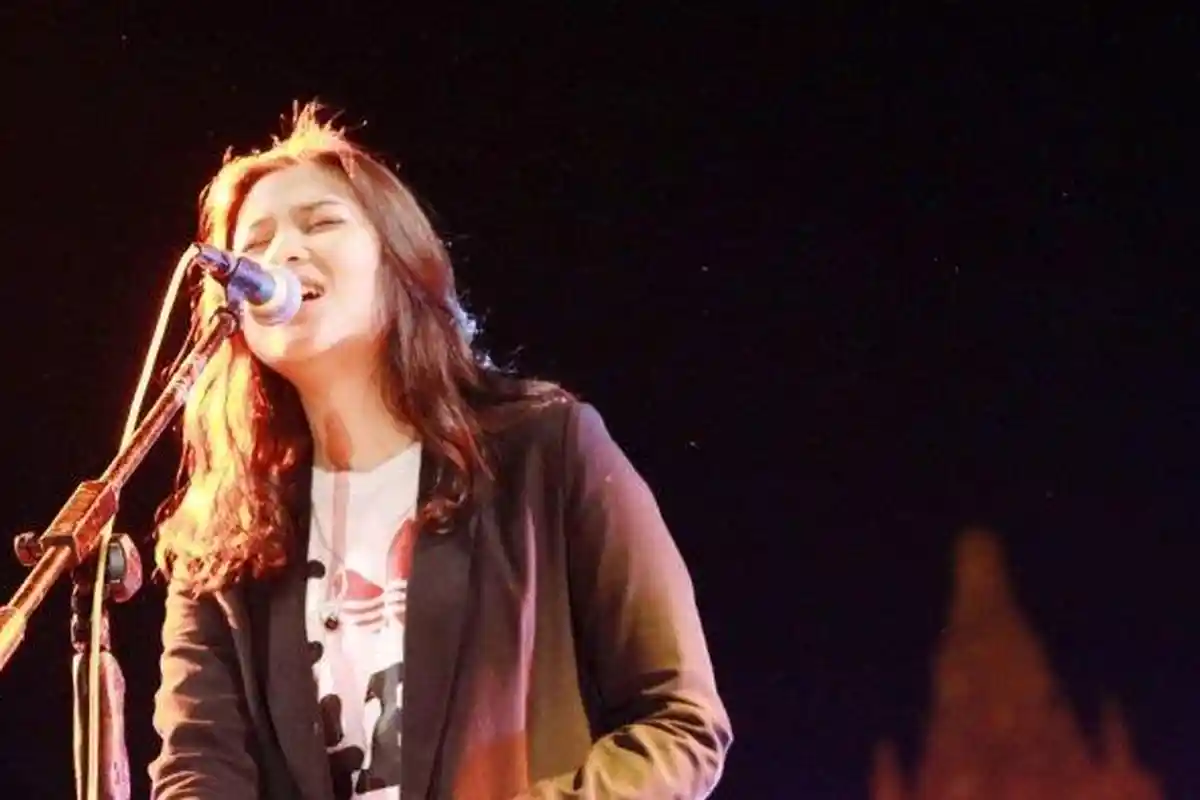 Chord dan Kunci Gitar Distraksi Danilla Riyadi : Ku Abaikan Dalam Sendu