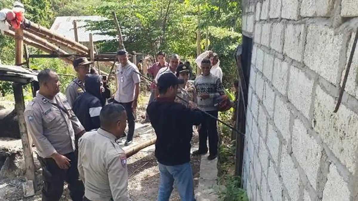 Lurah Kolhua Bersama Polisi Datangi Lokasi Penyulingan Sopi