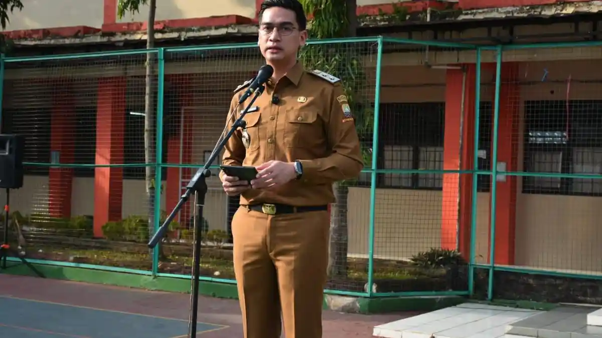 Wabup Sumedang  Jadi Pembina Upacara Sekolah, Ingatkan Gen Z Soal Medsos hingga Pernikahan Dini