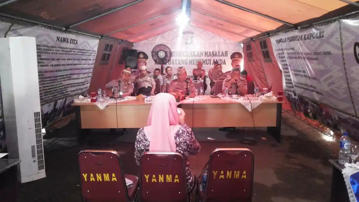 Lima Tahun Pembunuhan Ayahnya Tidak Terungkap, Rita Menangis di Depan Kapolda