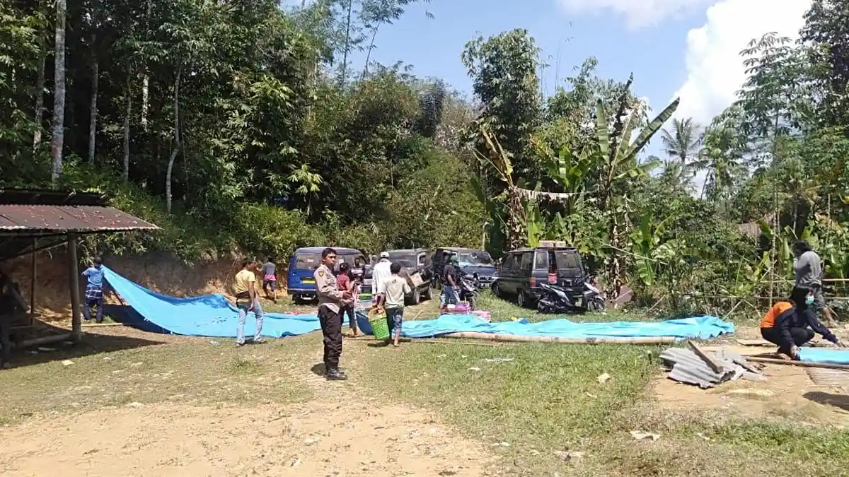 HUT ke 74 RI, Polisi Bubarkan Judi Sabung Ayam di Toraja Utara
