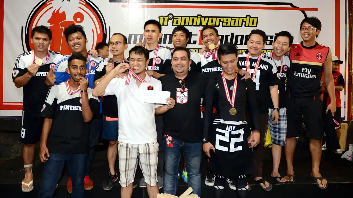 Milanisti Indonesia Basis Depok Gelar Fun Futsal di Kelapa Dua