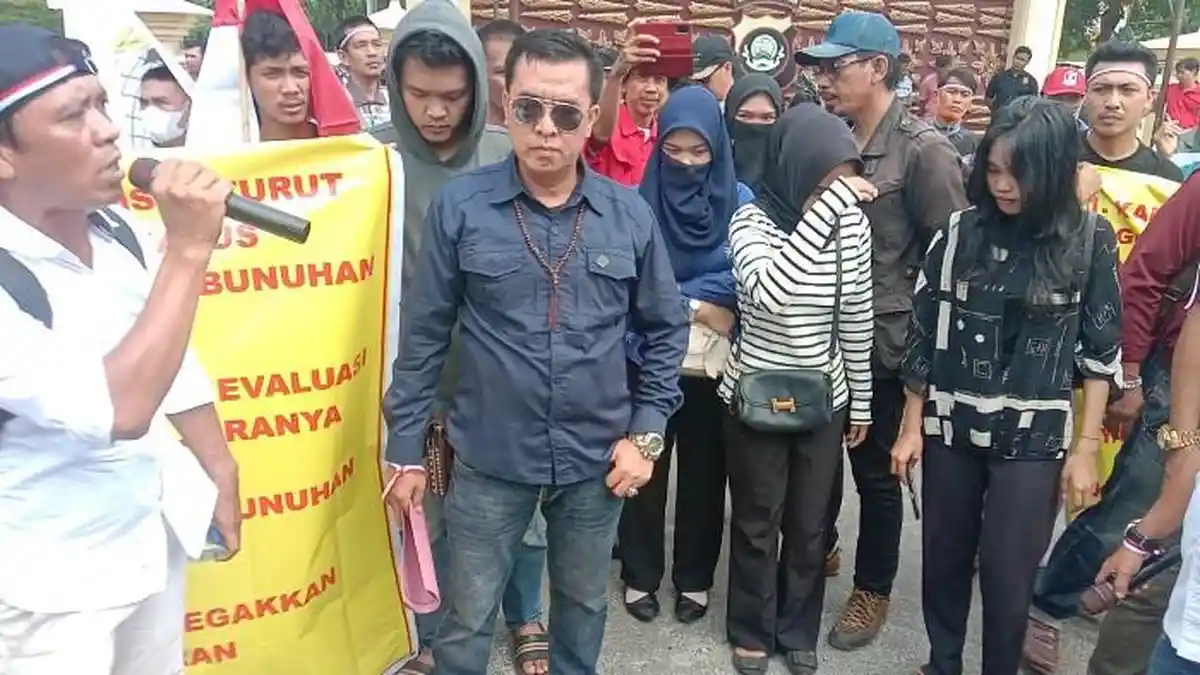 Warga Geruduk Mapolres OKU, Protes Kinerja Polisi yang Dinilai Lamban Tangani Kasus