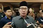 gubernur-jawa-barat-ridwan-kamil-saat-ditemui-wartawan-di-gedung-dprd-jabar.jpg