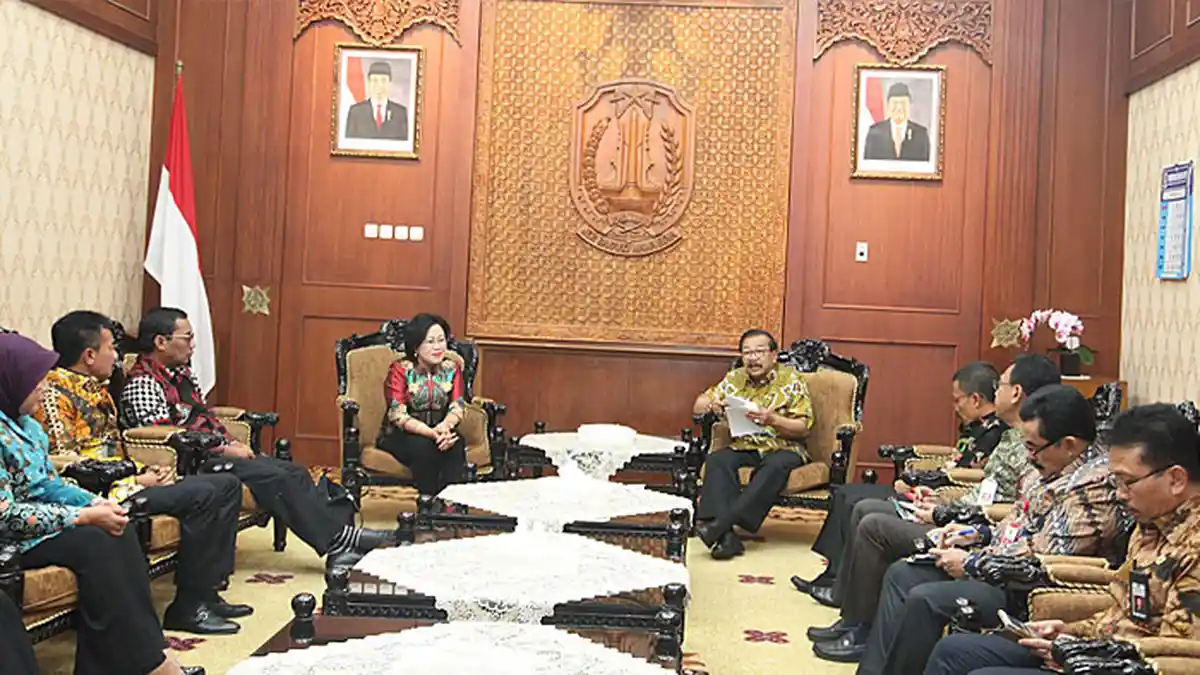 Gubernur Jatim Serahkan DIPA Susulan Kepada 7 Bupati/Walikota