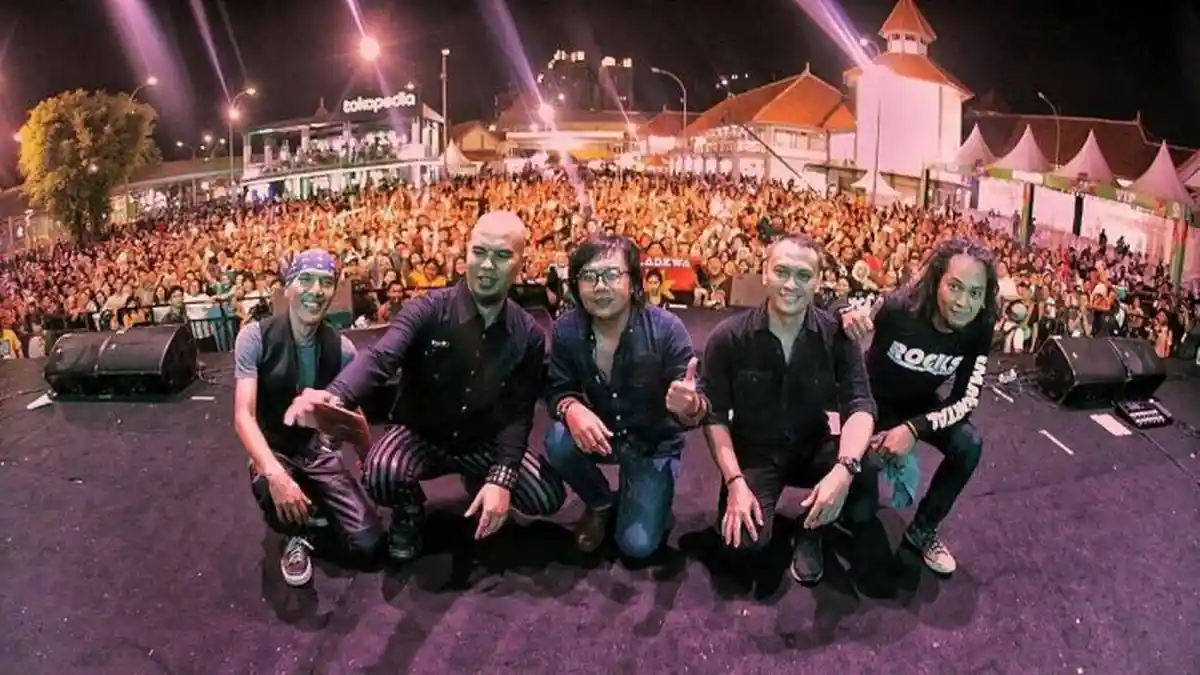 Kunci Gitar, Chord dan Lirik Lagu Cemburu - Dewa 19: Ingin Kubunuh Pacarmu
