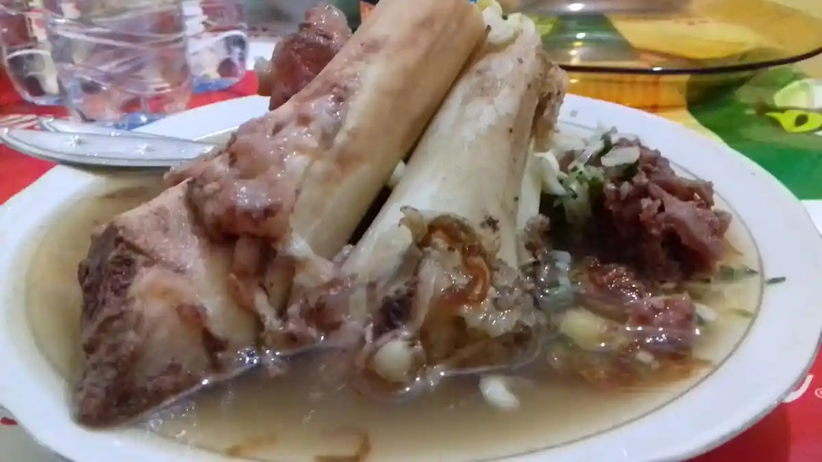 Mmmmmmm, Lezatnya Sop Kikil Haji Rahim di Pangkep