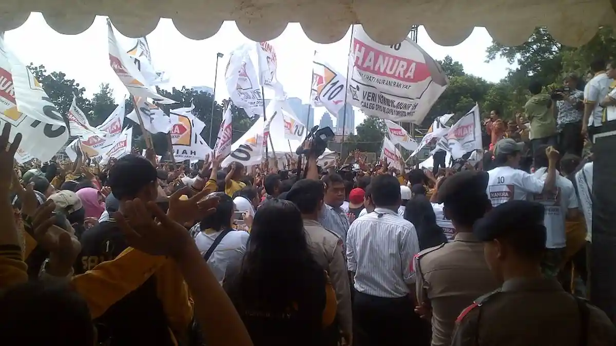 Duet Wiranto-Hary Tanoe Meriahkan Kampanye Hanura di Lapangan Blok S