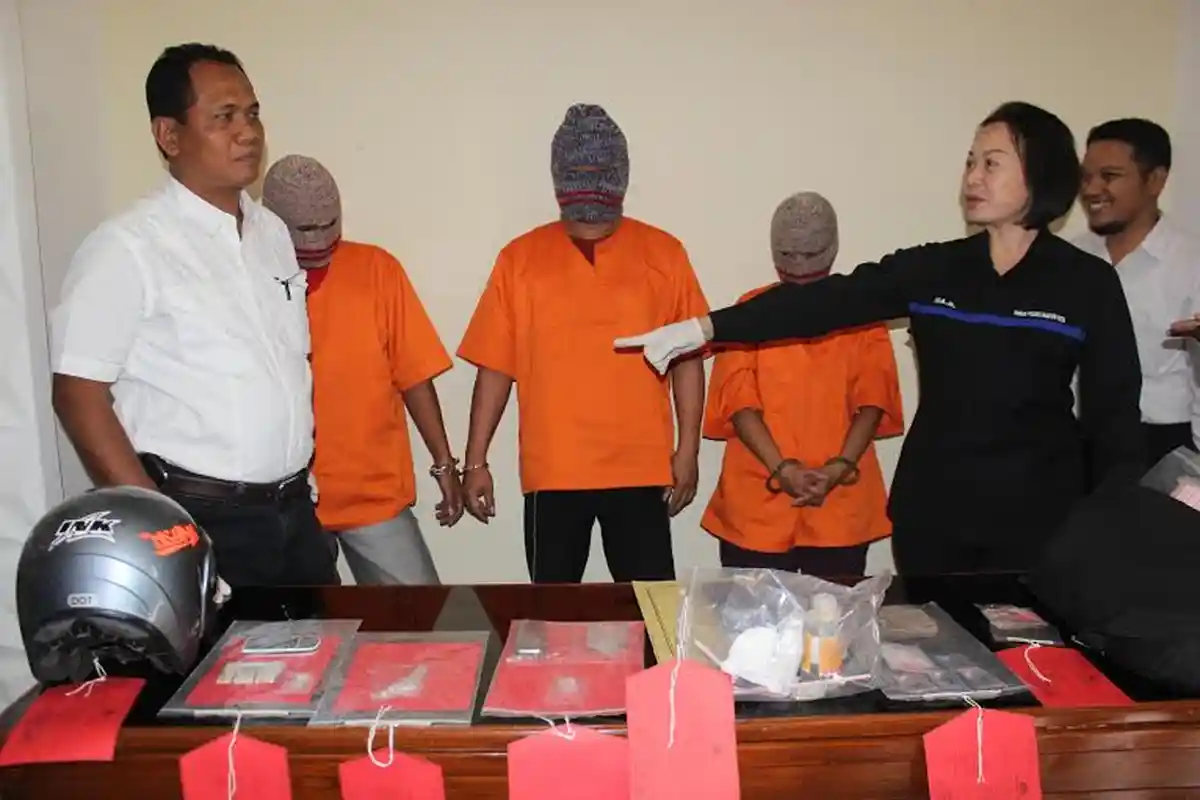 Komplotan Pengedar Sabu-Sabu Digulung,  Kakak Beradik Jualan Sabu