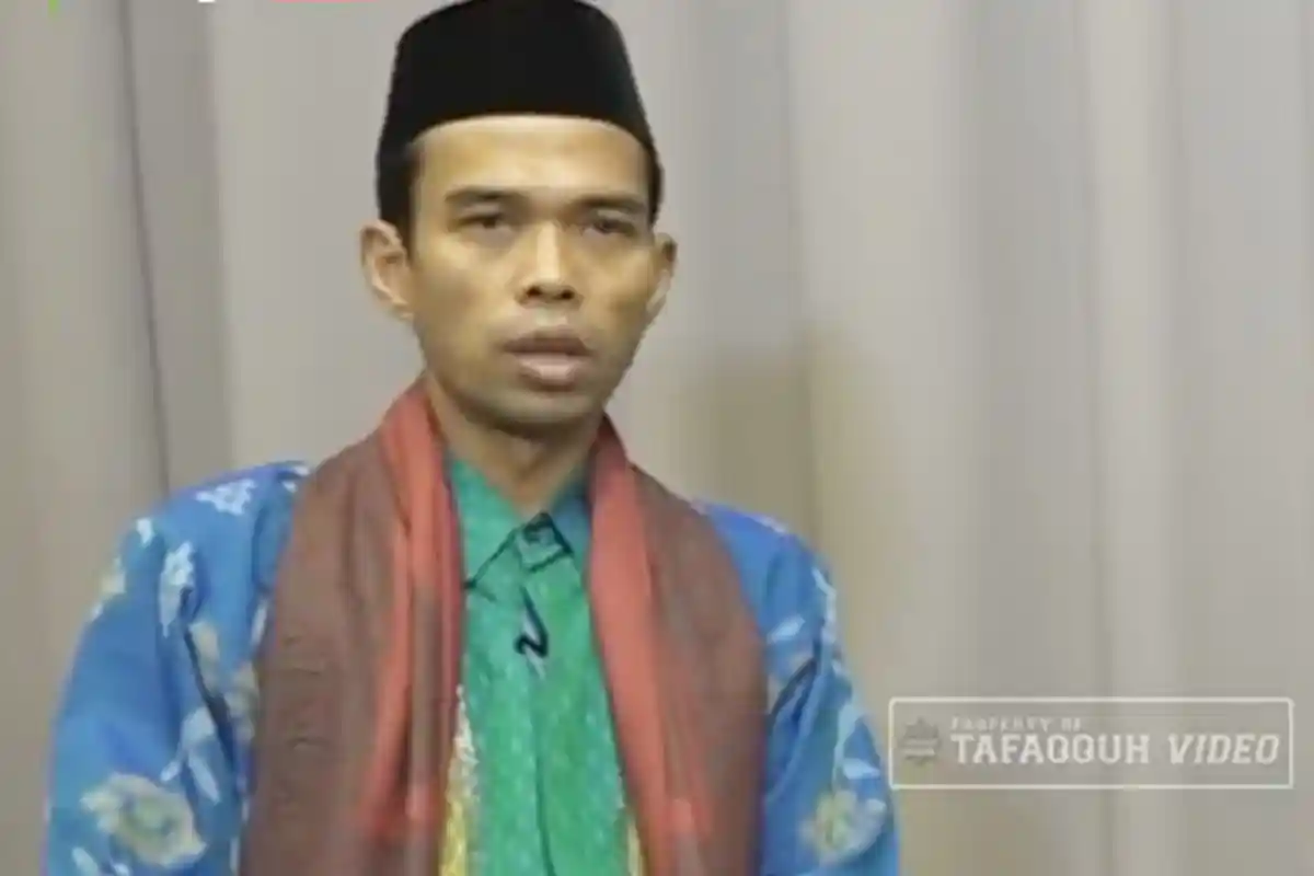 Jemaah Minta Sarungnya Ustaz Abdul Somad Tapi Langsung Ditolak dengan Alasan Ini