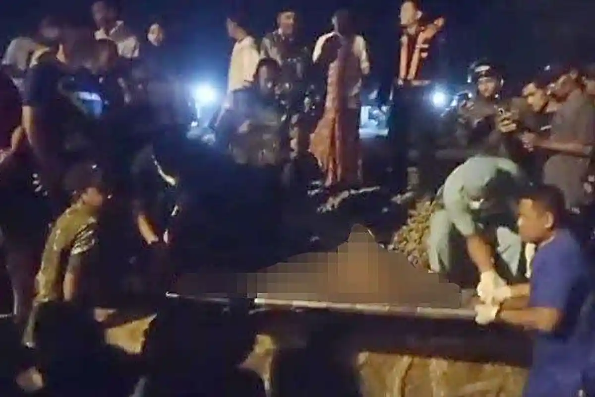 Minta Rokok hingga Berjoget di Atas Rel, Pria di Lamongan Berakhir Tertabrak Kereta Api, Tewas