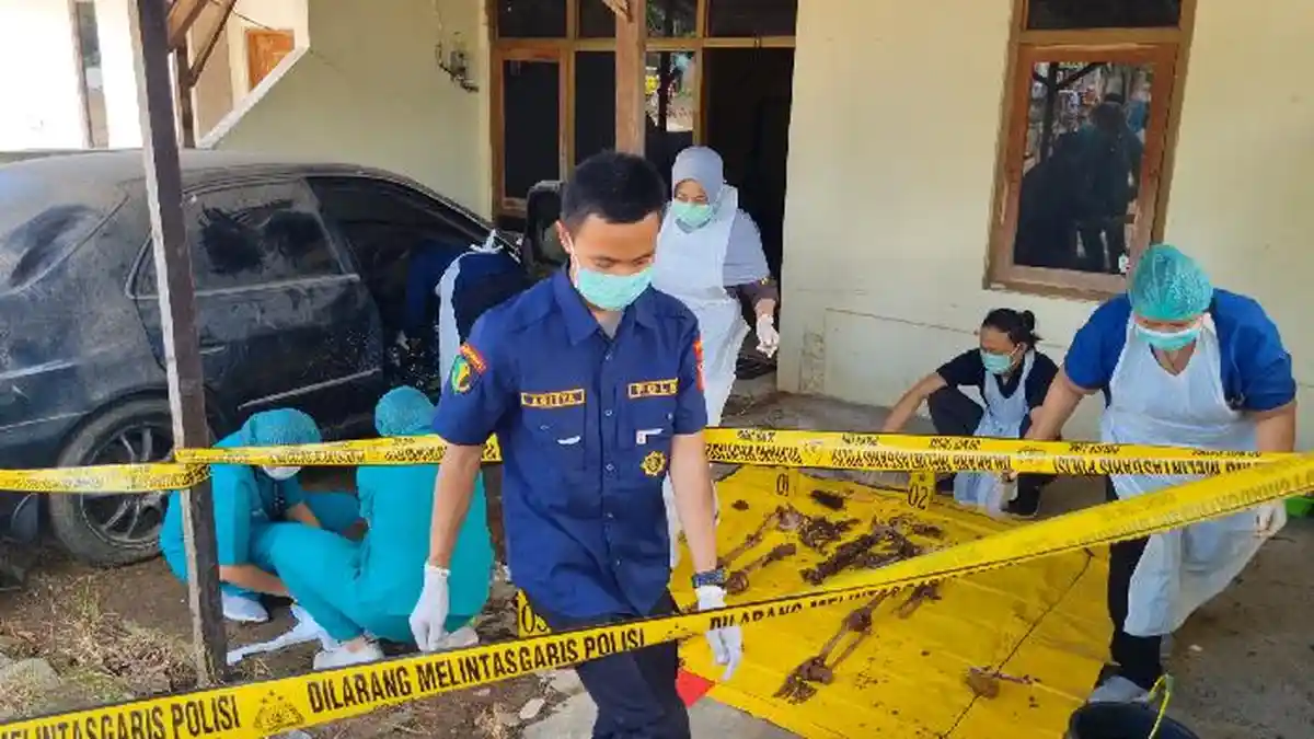 Update Temuan Kerangka Manusia dalam Mobil di Aspol Polsek Gresik, Perkiraan Umur 50-60 Tahun