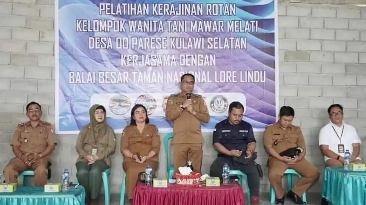 Pemkab Sigi-BBTNL Bekali Warga Kulawi Selatan Kerajinan Rotan
