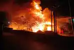 Toko Bangunan di Jalan Aliayang Pontianak Ludes Terbakar