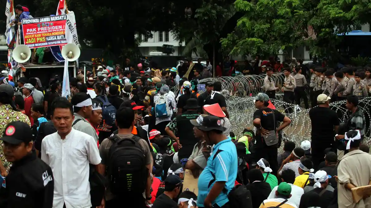 Ribuan Guru Belum Diangkat CPNS, Komisi X Segera Panggil Menteri Anies