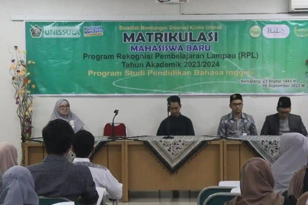 Tutor Kampung Inggris Ikuti Kuliah Perdana di Prodi Pendidikan Bahasa Inggris Unissula
