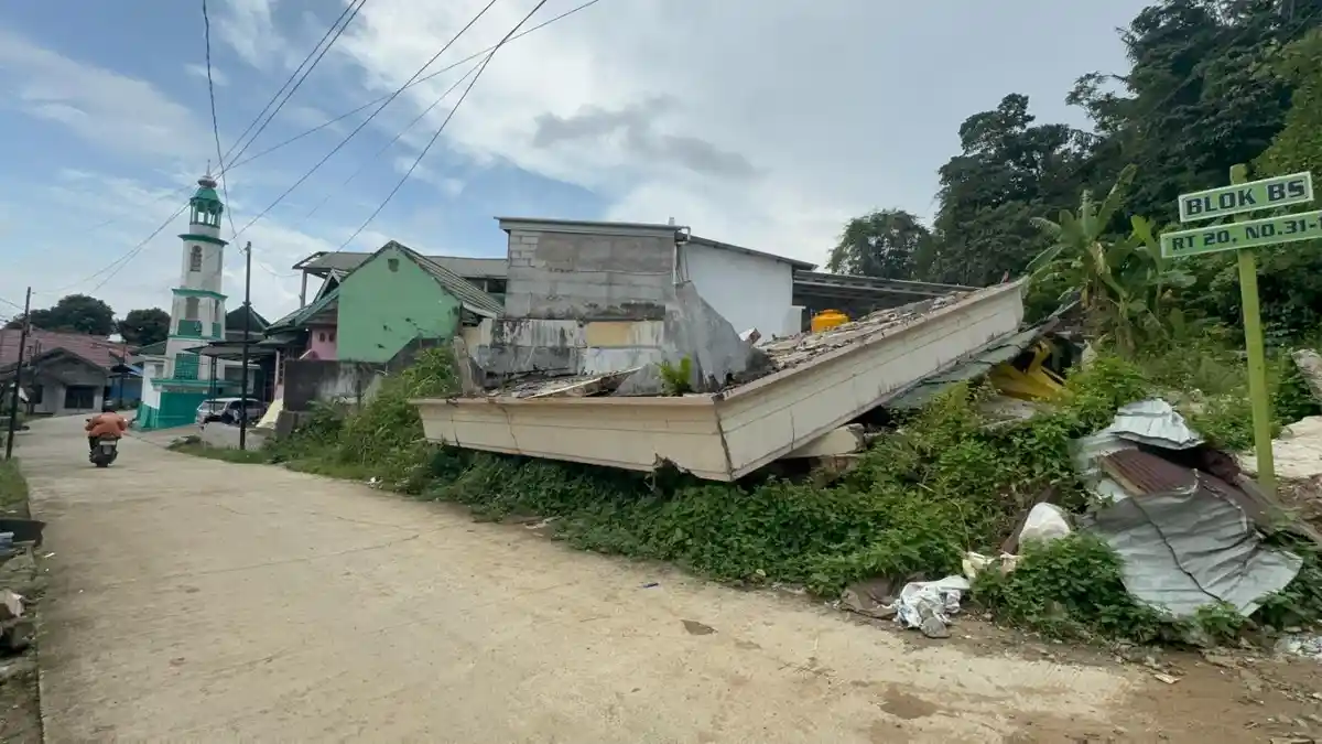 Camat Samarinda Seberang Ungkap Penyebab Tanah Terus Bergerak di Perumahan Kledang Mas