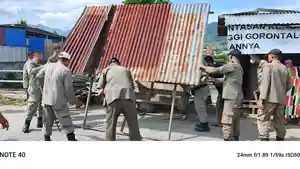 Potret-Satpol-PP-Kota-Gorontalo-menertibkan-bangunan-liar.jpg