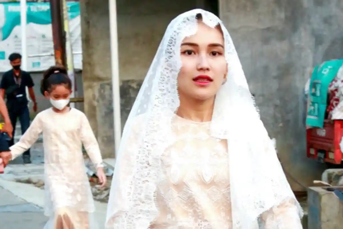 Ayu Ting Ting Punya 'Ritual' Setiap Rayakan Iduladha, Kurban 3 Sapi hingga Jadi Tukang Potong Daging